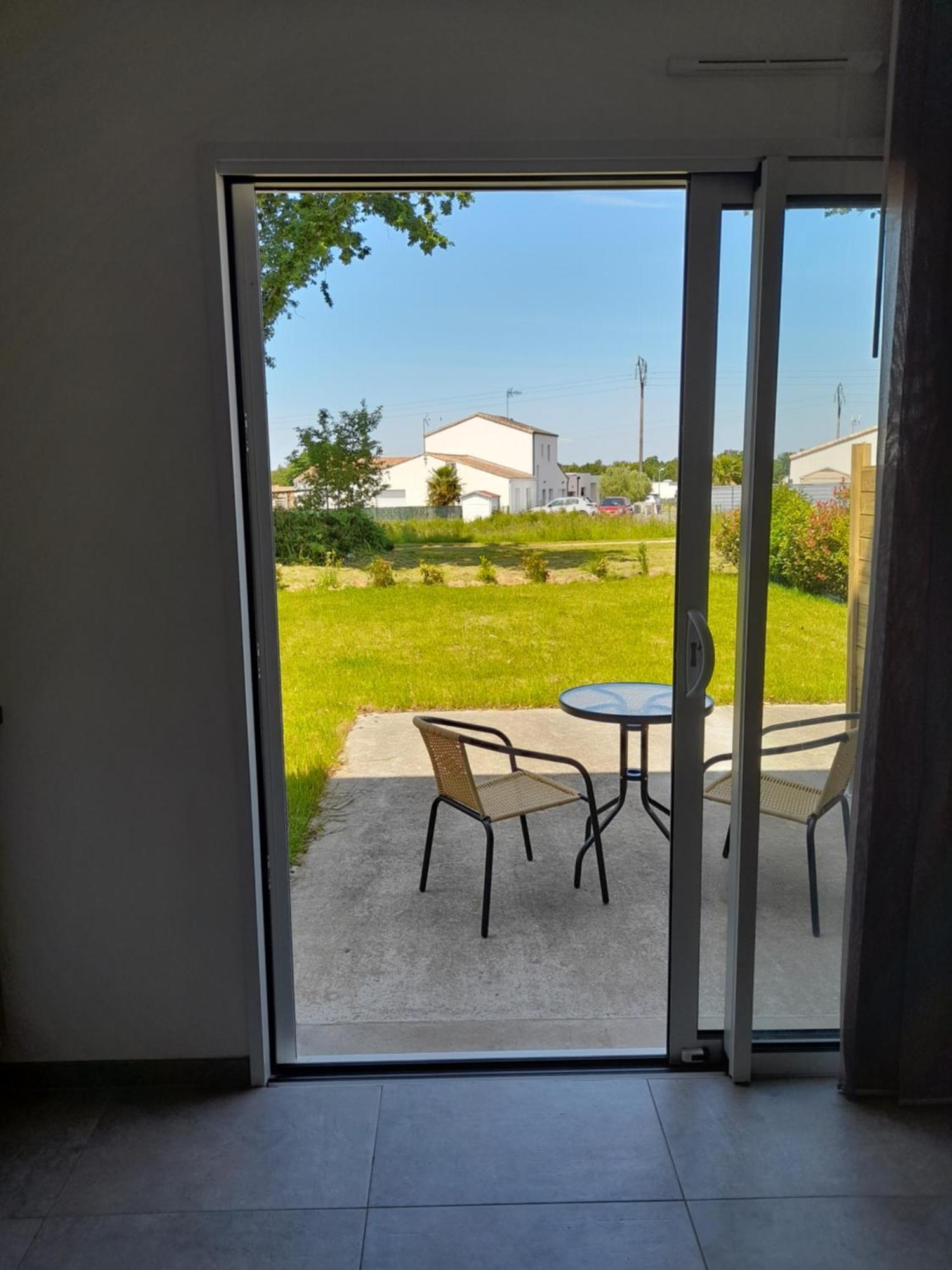 Studio Lumineux Avec Terrasse La Roche-sur-Yon Buitenkant foto